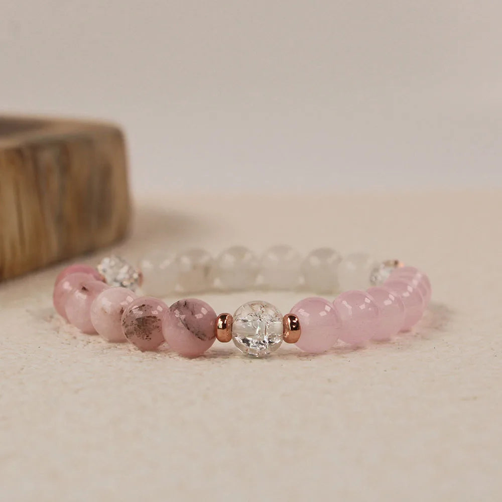 Heart Resonance: Rose Quartz & Clear Crystal Bracelet for Inner Peace 🎀
إسوارة "رنين القلب": سحر الكوارتز الوردي لتعزيز حُب الذات ✨💖